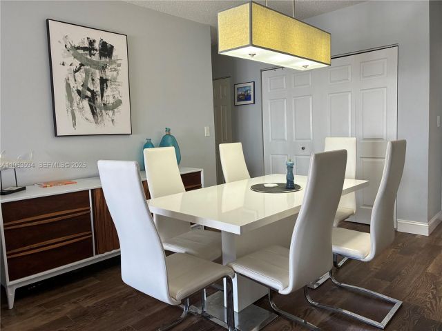 1-bedroom condo for sale in Hallandale Beach - 1985 S OCEAN DR 15M - MondialRealty