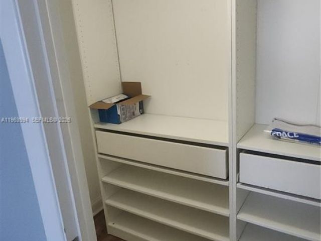 1-bedroom condo for sale in Hallandale Beach - 1985 S OCEAN DR 15M - MondialRealty