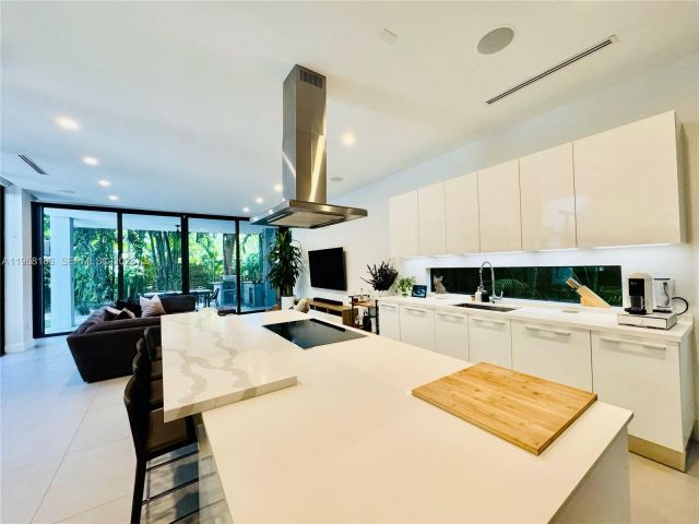 Home for rent at 2550 Overbrook St 0 - photo 7447722