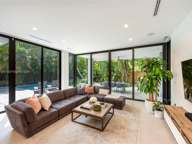 Home for rent at 2550 Overbrook St 0 - photo 7447725