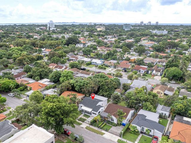 Home for rent at 1854 SW 17th St - photo 7447180