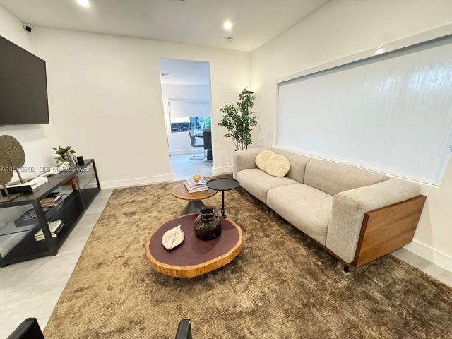 Home for rent at 1854 SW 17th St - photo 7447189