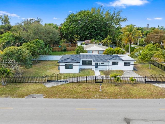 Home for sale at 14950 NE 2nd Ave - photo 7447197