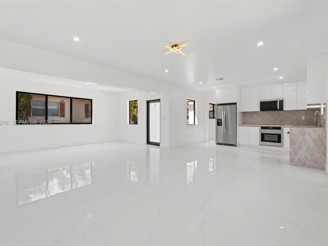 Home for sale at 14950 NE 2nd Ave - photo 7447202