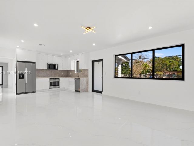 Home for sale at 14950 NE 2nd Ave - photo 7447203