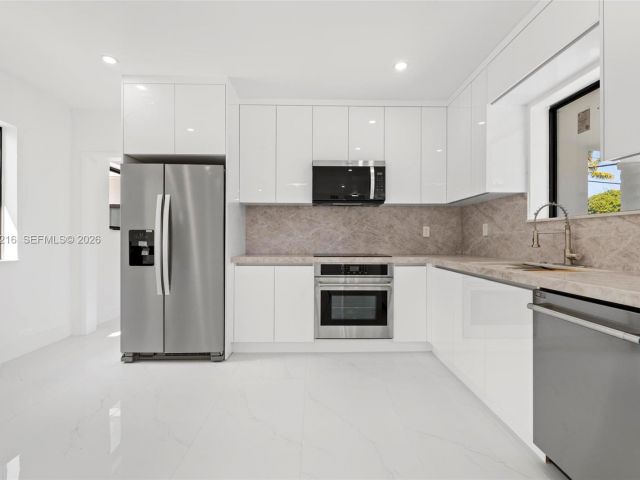 Home for sale at 14950 NE 2nd Ave - photo 7447205