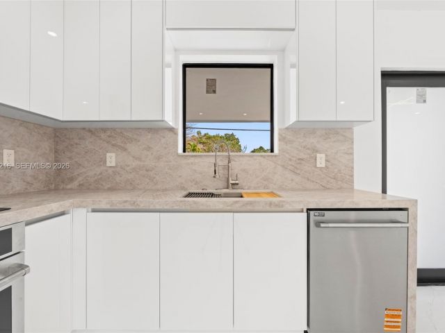 Home for sale at 14950 NE 2nd Ave - photo 7447206