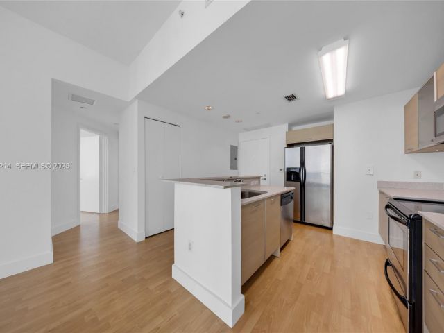 Apartment for rent  Unit #1404 - photo 7492356