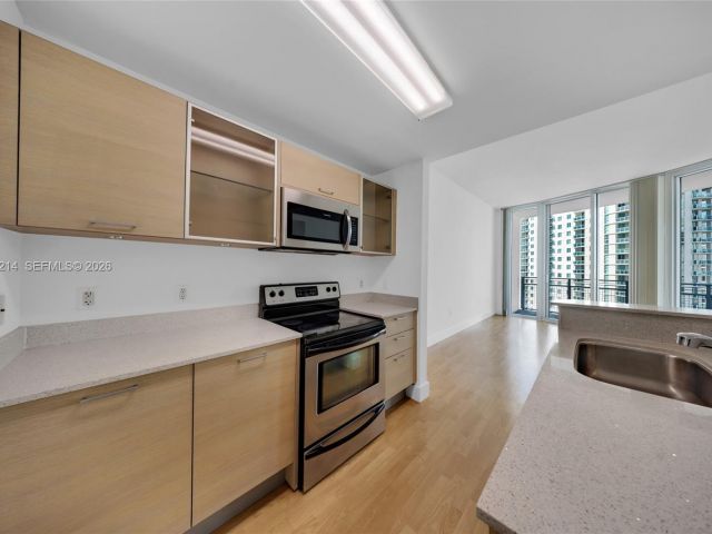 Apartment for rent  Unit #1404 - photo 7492359