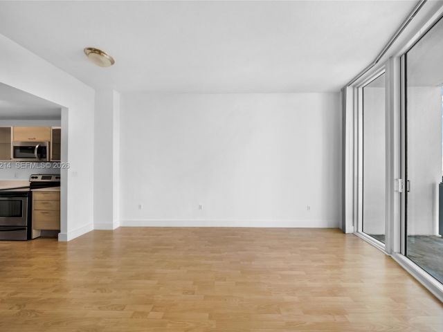 Apartment for rent  Unit #1404 - photo 7492364