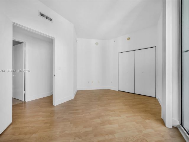 Apartment for rent  Unit #1404 - photo 7492370