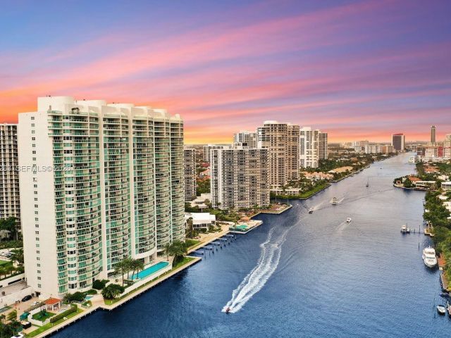 Apartment for sale  Unit #1808 - photo 7524029