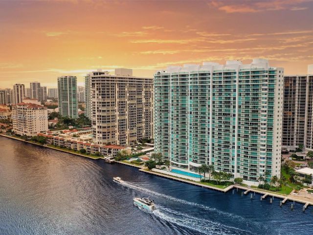 Apartment for sale  Unit #1808 - photo 7524030