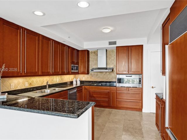 Apartment for sale  Unit #1808 - photo 7524048