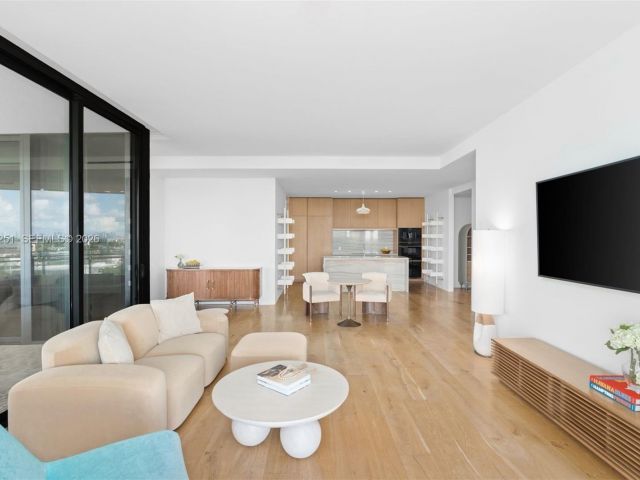 Apartment for sale  Unit #606 - photo 7527086