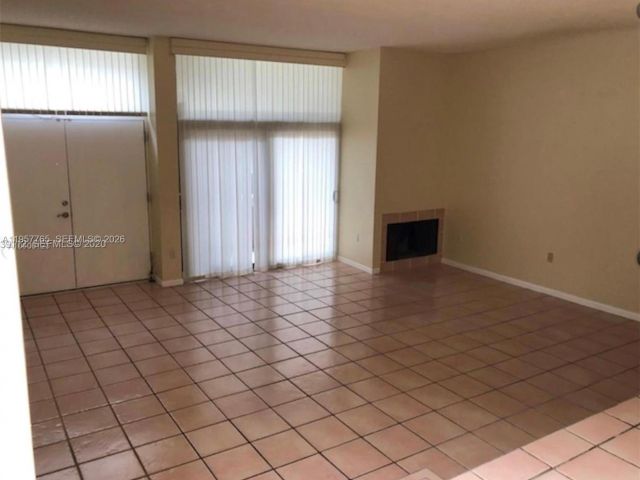 Home for rent at 3089 NE 183rd Ln 89 - photo 7476290