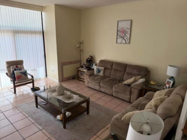 Home for rent at 3089 NE 183rd Ln 89 - photo 7476291