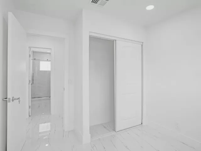 4-bedroom home for sale in Deerfield Beach - 1437 SW 1st Avenue - MondialRealty