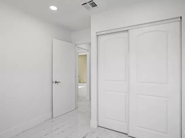 4-bedroom home for sale in Deerfield Beach - 1437 SW 1st Avenue - MondialRealty