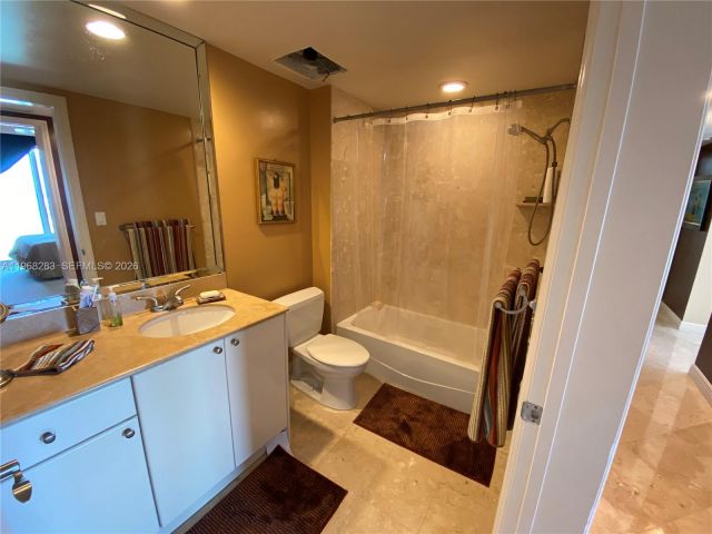 3-bedroom condo for rent in Hallandale Beach - 1755 E Hallandale Beach Blvd 2003E - MondialRealty