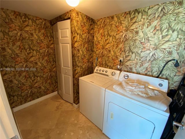 3-bedroom condo for rent in Hallandale Beach - 1755 E Hallandale Beach Blvd 2003E - MondialRealty