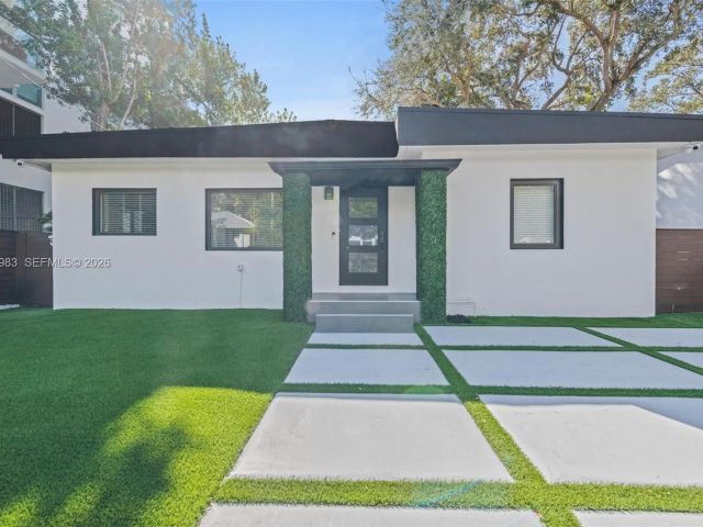 Home for rent at 710 NE 62nd St - photo 7449132