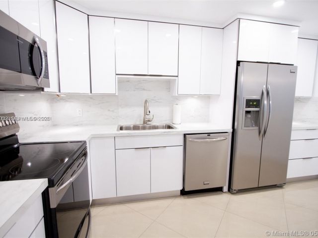 Apartment for sale  Unit #PH16S - photo 7479259