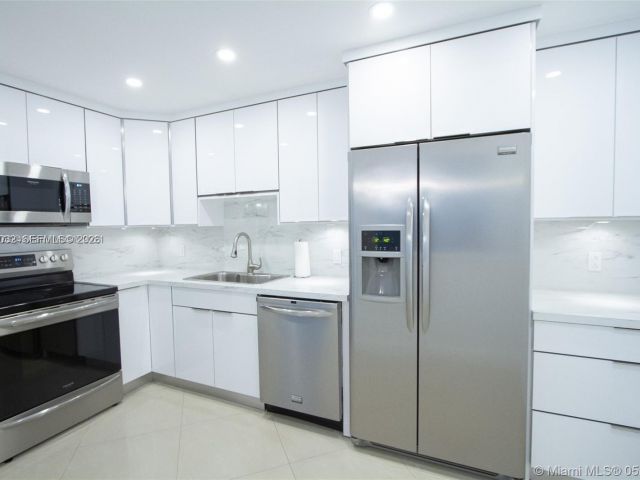 Apartment for sale  Unit #PH16S - photo 7479266