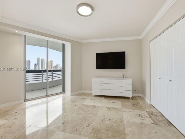 Apartment for sale  Unit #1212 - photo 7515821