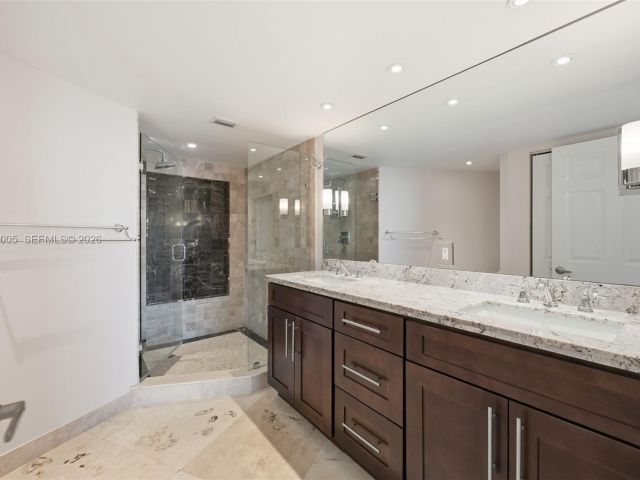 Apartment for sale  Unit #1212 - photo 7515824