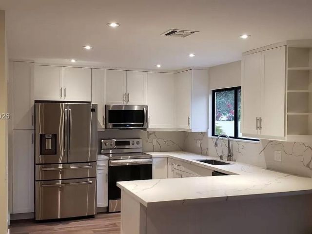 Home for rent at 13161 SW 95th Ave 1 - photo 7449935