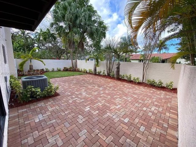 Home for rent at 13161 SW 95th Ave 1 - photo 7449946