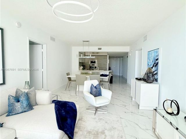 Apartment for sale  Unit #4-1206 - photo 7490188