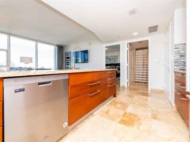 Apartment for rent  Unit #2907 - photo 7499885