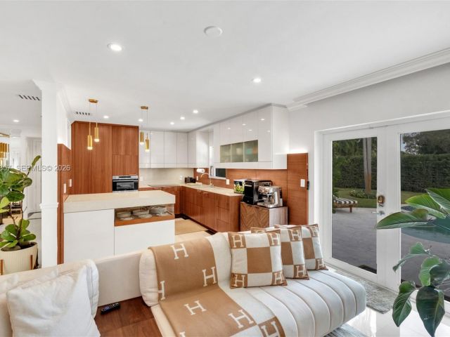 Home for sale at 726 NE 17th Way - photo 7532188