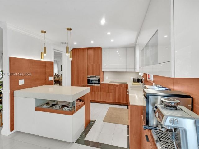 Home for sale at 726 NE 17th Way - photo 7532189