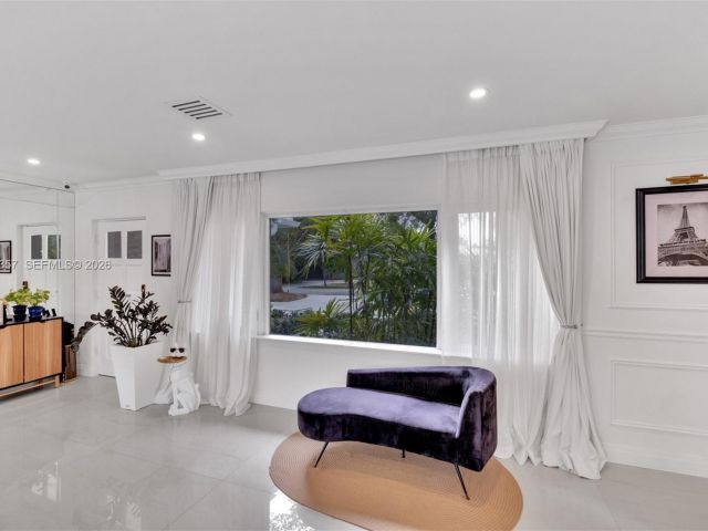 Home for sale at 726 NE 17th Way - photo 7532194