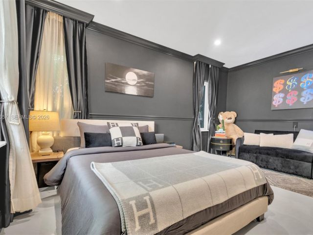 Home for sale at 726 NE 17th Way - photo 7532198