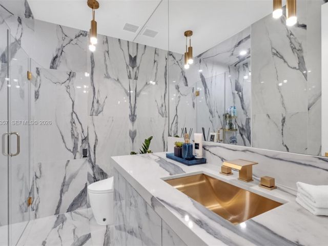 Home for sale at 726 NE 17th Way - photo 7532201