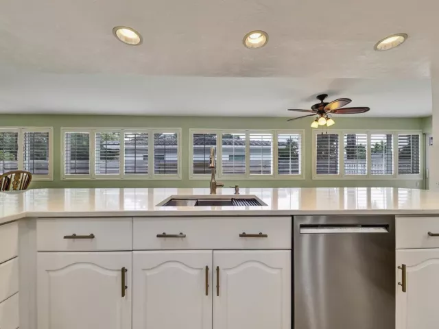 5-bedroom home for sale in Pompano Beach - 2780 SE 5th Court - MondialRealty