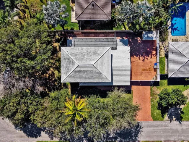 5-bedroom home for sale in Pompano Beach - 2780 SE 5th Court - MondialRealty