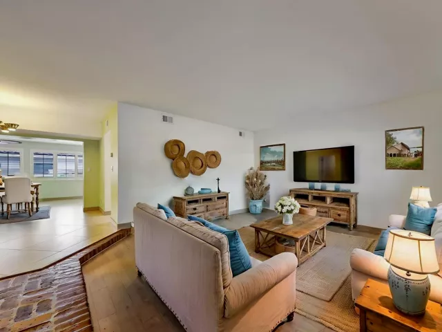 5-bedroom home for sale in Pompano Beach - 2780 SE 5th Court - MondialRealty