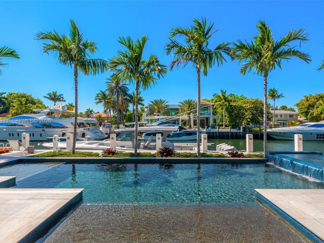 6-bedroom home for sale in Fort Lauderdale - 22 Isla Bahia Dr - MondialRealty