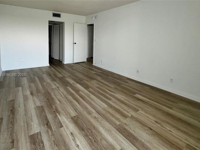 Apartment for sale  Unit #1418 - photo 7484267