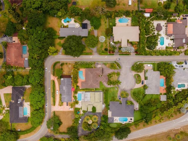 Home for rent at 7300 SW 77th Ave - photo 7450015