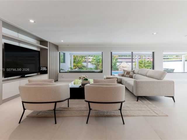 Home for rent at 7300 SW 77th Ave - photo 7450020