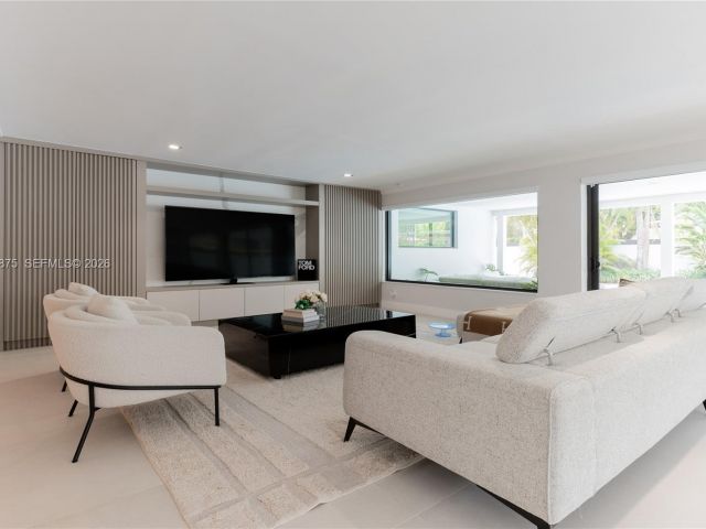 Home for rent at 7300 SW 77th Ave - photo 7450021