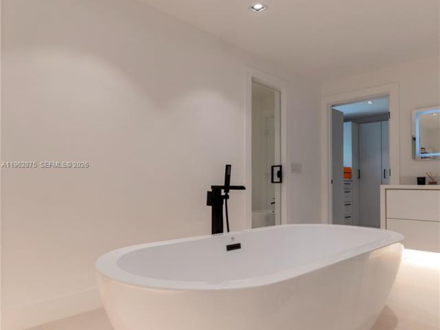 Home for rent at 7300 SW 77th Ave - photo 7450026