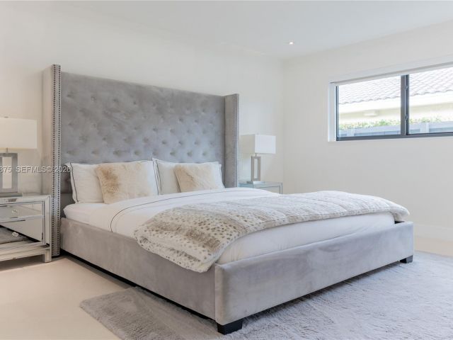 Home for rent at 7300 SW 77th Ave - photo 7450030