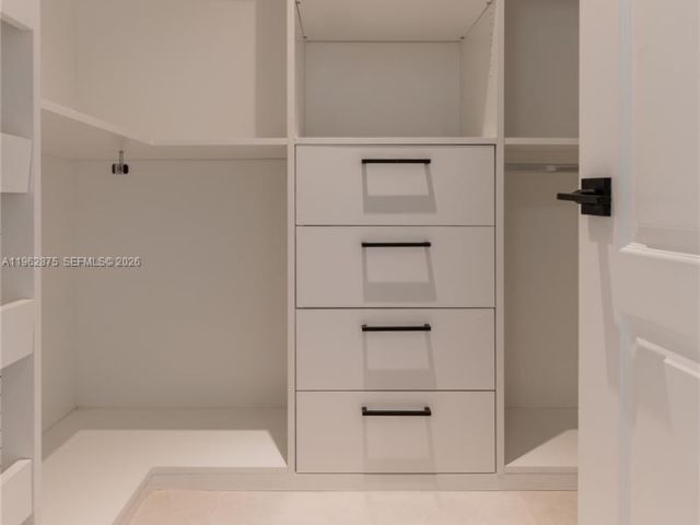 Home for rent at 7300 SW 77th Ave - photo 7450032